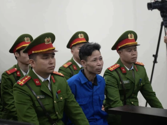 Xét xử Cao Văn Hùng phóng hỏa quán cà phê làm 11 người tử vong tại Hà Nội - Ảnh 1. Xét xử Cao Văn Hùng phóng hỏa quán cà phê làm 11 người tử vong tại Hà Nội - Ảnh 1.