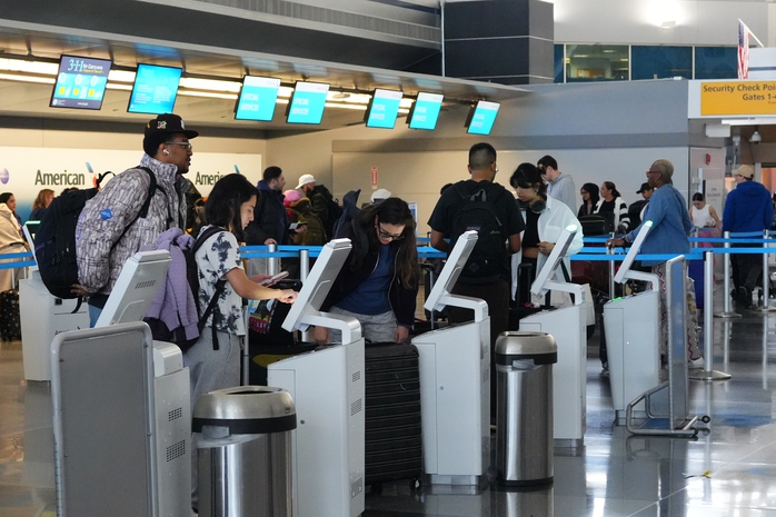 Mỹ muốn mở rộng danh sách hạn chế nhập cảnh - Ảnh 1.