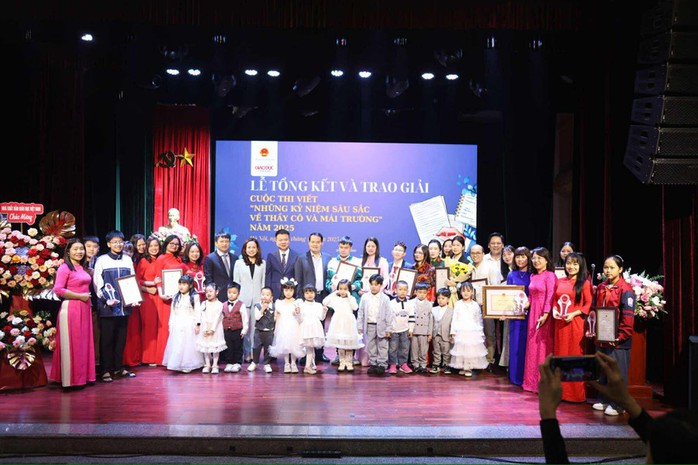 Hai tác phẩm đoạt giải nhất cuộc thi “Những kỷ niệm sâu sắc về thầy cô và mái trường” - Ảnh 4.