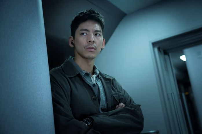 Anh Tạ "Mưa đỏ" đọ sắc với mỹ nam Lâm Bách Hoành - Ảnh 5.