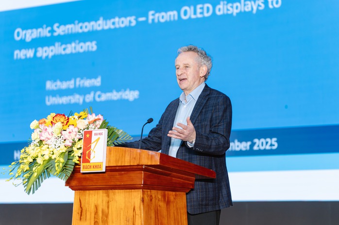 Nhà khoa học hàng đầu thế giới chia sẻ với sinh viên Bách khoa Hà Nội - Ảnh 1.