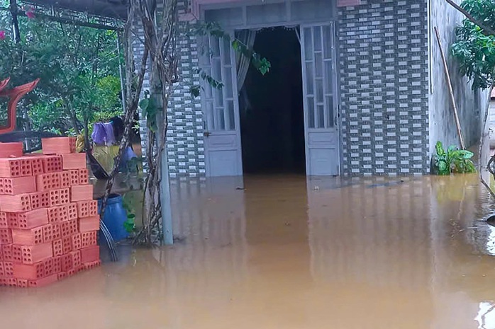 Đồng Nai yêu cầu khẩn trương hỗ trợ cho người dân bị ngập lụt sau thủy điện xả lũ - Ảnh 1. Đồng Nai yêu cầu khẩn trương hỗ trợ cho người dân bị ngập lụt sau thủy điện xả lũ - Ảnh 1.