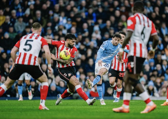 Rayan Cherki bùng nổ, Man City đại thắng Sunderland - Ảnh 1.