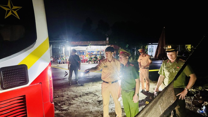 Tai nạn giao thông nghiêm trọng ở Đồng Tháp khiến 2 người tử vong - Ảnh 1. Tai nạn giao thông nghiêm trọng ở Đồng Tháp khiến 2 người tử vong - Ảnh 1.