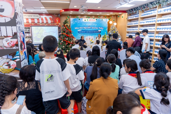 Chủ tịch Hội Nhà văn Việt Nam lý giải vì sao trẻ em ngày càng rời xa sách - Ảnh 2.