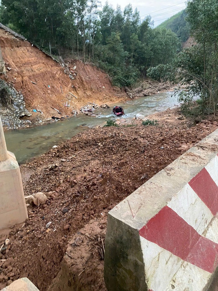 - Ảnh 3. - Ảnh 3.