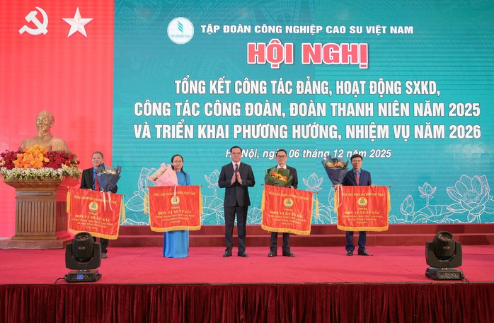 Tập đoàn Công nghiệp Cao su Việt Nam báo lãi ấn tượng , khẳng định vị thế doanh nghiệp nhà nướ - Ảnh 3. Tập đoàn Công nghiệp Cao su Việt Nam báo lãi ấn tượng , khẳng định vị thế doanh nghiệp nhà nướ - Ảnh 3.