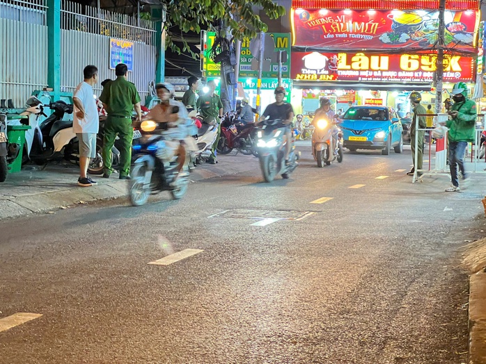 Mâu thuẫn xin đá lạnh dẫn đến cái chết đau lòng ở TP HCM - Ảnh 1. Mâu thuẫn xin đá lạnh dẫn đến cái chết đau lòng ở TP HCM - Ảnh 1.