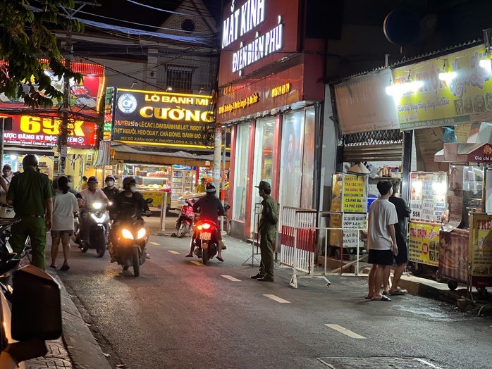 Truy xét thanh niên đâm chết người ở TPHCM: Cuộc điều tra đang diễn ra - Ảnh 1. Truy xét thanh niên đâm chết người ở TPHCM: Cuộc điều tra đang diễn ra - Ảnh 1.