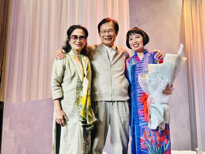 Nghệ sĩ Bích Trà mang yêu thương đến đêm nhạc "Tia sáng từ một mặt trời mới" - Ảnh 2.