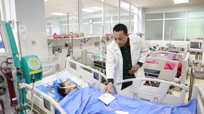 Đại tá quân đội tiết lộ khoảnh khắc chiến sĩ áo trắng và áo xanh cứu 60 mạng người - Ảnh 3. Đại tá quân đội tiết lộ khoảnh khắc chiến sĩ áo trắng và áo xanh cứu 60 mạng người - Ảnh 3.