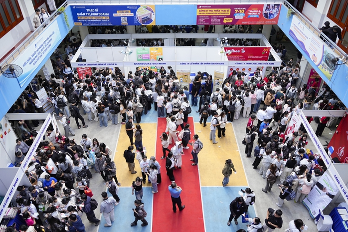 Thị trường việc làm Tết "nóng" sớm: Doanh nghiệp tăng tốc tuyển hàng nghìn lao động thời vụ - Ảnh 1.