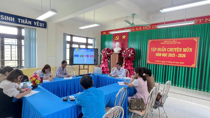 Trường không có giáo viên Anh văn, phụ huynh hỏi "con tôi lấy kiến thức đâu để thi?" - Ảnh 1.