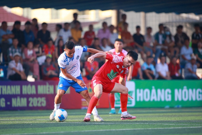 Hơn 100 triệu đồng tiền thưởng tại Giải b&oacute;ng đ&aacute; v&ocirc; địch Thanh H&oacute;a miền Nam 2025 - Ảnh 4.