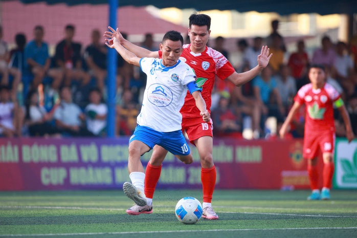Hơn 100 triệu đồng tiền thưởng tại Giải b&oacute;ng đ&aacute; v&ocirc; địch Thanh H&oacute;a miền Nam 2025 - Ảnh 5.