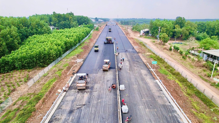 Gấp rút giải ngân vốn đầu tư công - Ảnh 1.