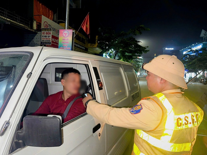 CSGT xử lý 126 . 000 Tài xế vi phạm nồng độ cồn trong Hai tháng - Ảnh 1. CSGT xử lý 126 . 000 Tài xế vi phạm nồng độ cồn trong Hai tháng - Ảnh 1.