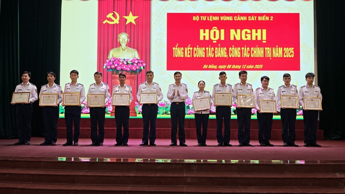 Vùng Cảnh sát biển 2 tổng kết công tác Đảng, công tác Chính trị năm 2025 - Ảnh 2.