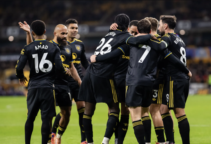 Bruno Fernandes lập c&uacute; đ&uacute;p, Man United thắng tưng bừng tại Molineux - Ảnh 8.