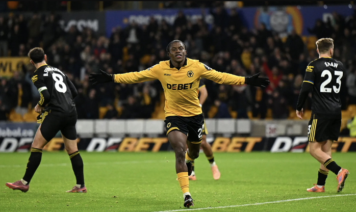 Bruno Fernandes lập c&uacute; đ&uacute;p, Man United thắng tưng bừng tại Molineux - Ảnh 4.