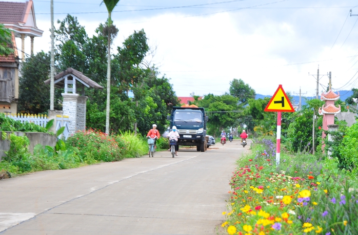 Gắn xây dựng nông thôn mới với giảm nghèo bền vững: Nhiều kết quả tích cực - Ảnh 1.