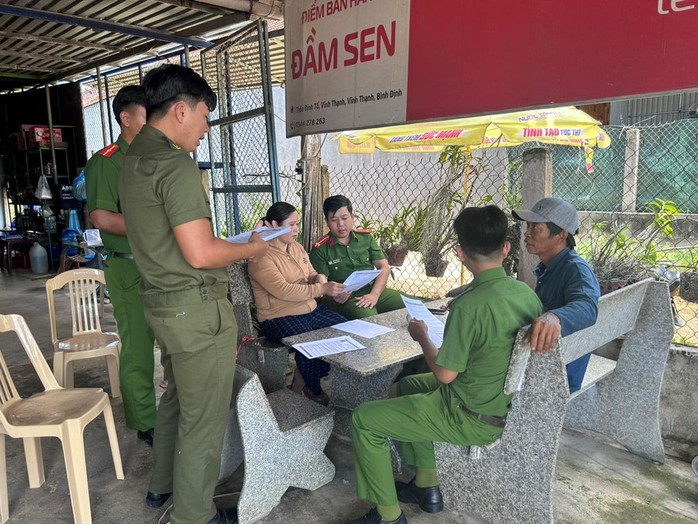 Gia Lai: Điều tra nhóm người chào mời làm sổ đỏ giá hàng trăm triệu đồng - Ảnh 1.