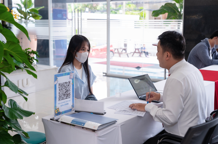 Giảm hơn 31.900 hồ sơ thất nghiệp, thị trường lao động TPHCM đang đổi chiều - Ảnh 1.