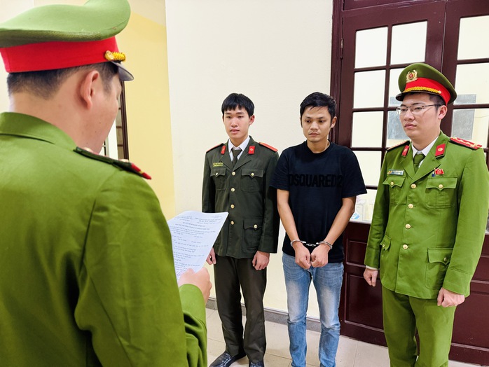 Bắt tài xế lái xe tải qua đường bất cẩn khiến 2 người chết trên Quốc lộ 1 - Ảnh 1.