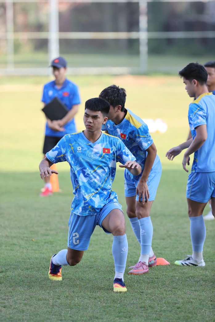 Miệt m&agrave;i r&egrave;n giũa - Ảnh 1.