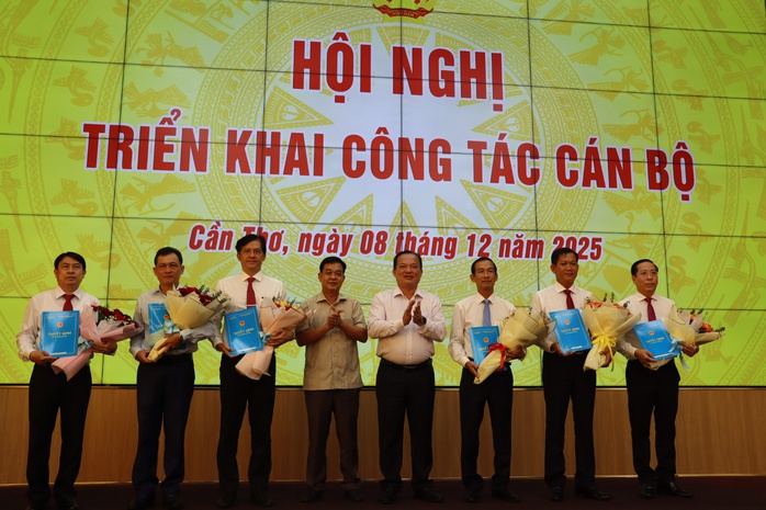 Tiếp nhận , bổ nhiệm lãnh đạo mới tại TP Cần Thơ: Kiện toàn bộ máy chính quyền - Ảnh 3.