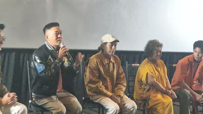 NSƯT Chiều Xuân khóc, "Nguyệt thảo mai" Hà Hương giúp lau nước mắt - Ảnh 2.