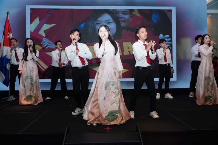 Kỷ niệm 65 năm quan hệ ngọai giao Việt Nam - Cuba tại TP HCM - Ảnh 6. Kỷ niệm 65 năm quan hệ ngọai giao Việt Nam - Cuba tại TP HCM - Ảnh 6.