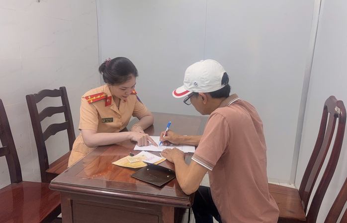 Tài xế - Ảnh 1.