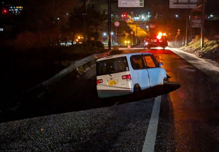 Nhật Bản cảnh báo nguy cơ động đất mới sau trận động đất mạnh 7,5 độ - Ảnh 2. Nhật Bản cảnh báo nguy cơ động đất mới sau trận động đất mạnh 7,5 độ - Ảnh 2.