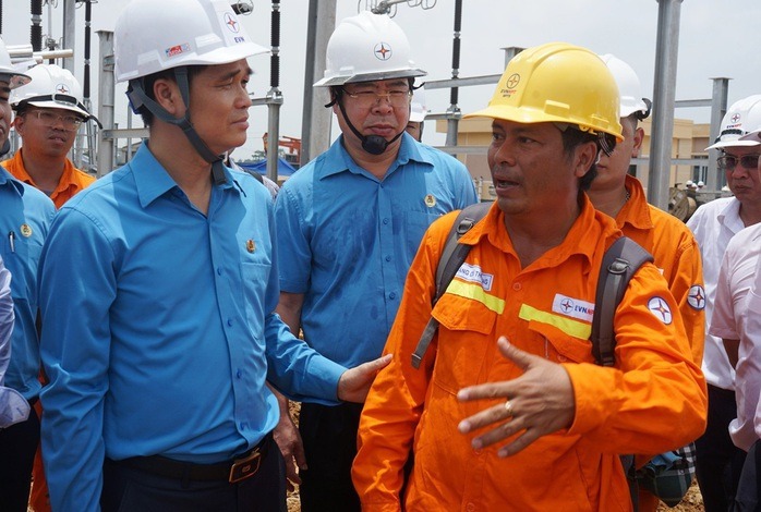 Tổng LĐLĐ Việt Nam phát động phong trào thi đua chào mừng Đại hội XIV của Đảng - Ảnh 2.