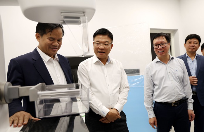 Hơn 600 nhân sự chất lượng cao cho Bệnh viện Bạch Mai cơ sở 2 - Ảnh 2.