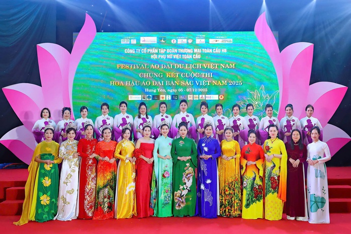 Tân Hoa hậu nhí áo dài bản sắc Việt Nam đến từ TP HCM - Ảnh 2.