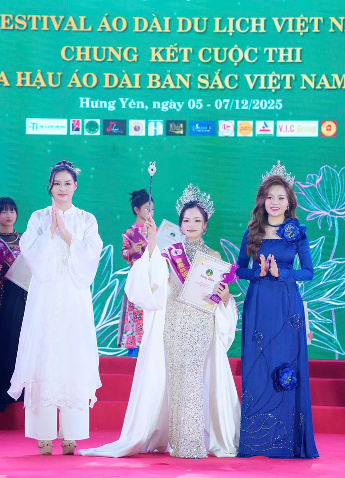 Tân Hoa hậu nhí áo dài bản sắc Việt Nam đến từ TP HCM - Ảnh 3.