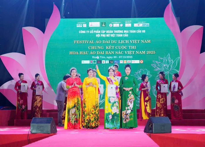 Tân Hoa hậu nhí áo dài bản sắc Việt Nam đến từ TP HCM - Ảnh 4.