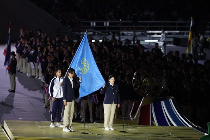 Nhiều "sạn" trong buổi lễ khai mạc SEA Games 33 - Ảnh 3.