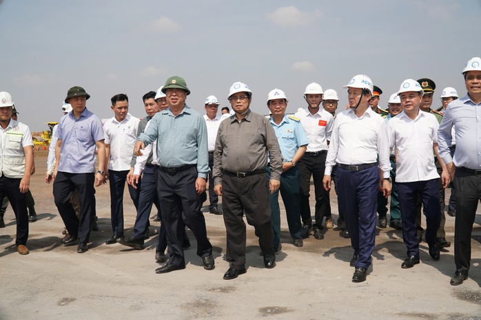 Thủ tướng Phạm Minh Chính kiểm tra, chúc Tết tại sân bay Long Thành- Ảnh 4.