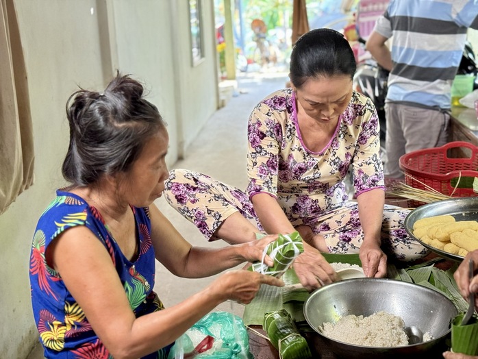 Tết đoàn viên: Động lực giúp công nhân - lao động vững bước- Ảnh 1. Tết đoàn viên: Động lực giúp công nhân - lao động vững bước- Ảnh 1.