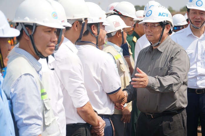 Thủ tướng Phạm Minh Chính kiểm tra, chúc Tết tại sân bay Long Thành- Ảnh 3.