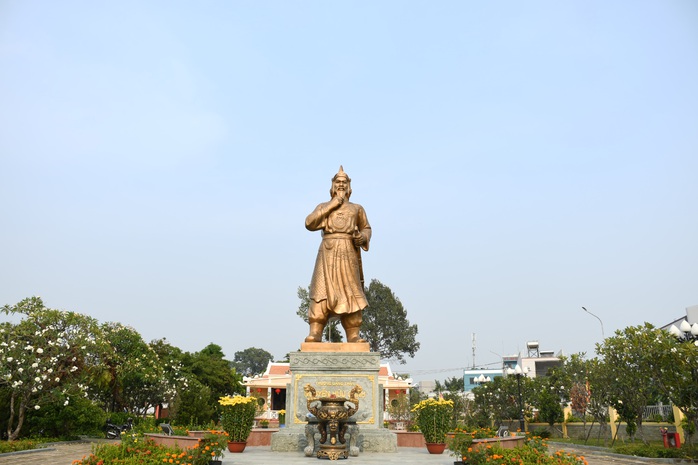 Thăm đền Bình Kính, nghe chuyện người mở cõi Phương Nam- Ảnh 2. Thăm đền Bình Kính, nghe chuyện người mở cõi Phương Nam- Ảnh 2.