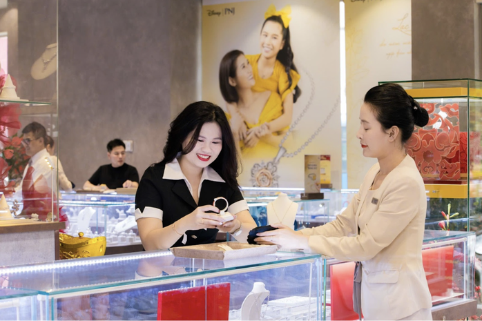 Đại gia vàng kiếm bộn tiền trong năm giá vàng lập đỉnh lịch sử- Ảnh 1. Đại gia vàng kiếm bộn tiền trong năm giá vàng lập đỉnh lịch sử- Ảnh 1.
