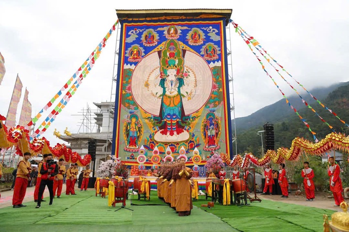 Nô nức hành hương về Đại Bảo Tháp Mandala Tây Thiên dự Pháp hội Cầu an- Ảnh 1. Nô nức hành hương về Đại Bảo Tháp Mandala Tây Thiên dự Pháp hội Cầu an- Ảnh 1.