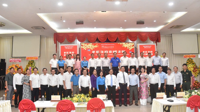Nhiều chương trình lớn của Báo Người Lao Động đến với Long An- Ảnh 9. Nhiều chương trình lớn của Báo Người Lao Động đến với Long An- Ảnh 9.