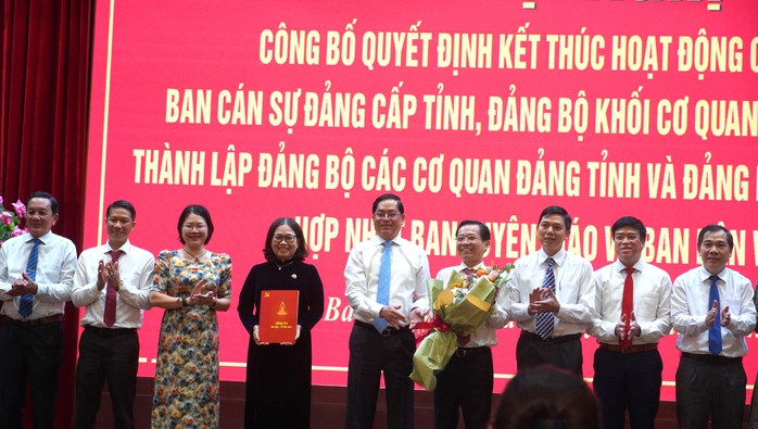 Chủ tịch UBND tỉnh Bà Rịa - Vũng Tàu giữ chức Bí thư Đảng ủy UBND tỉnh- Ảnh 2. Chủ tịch UBND tỉnh Bà Rịa - Vũng Tàu giữ chức Bí thư Đảng ủy UBND tỉnh- Ảnh 2.