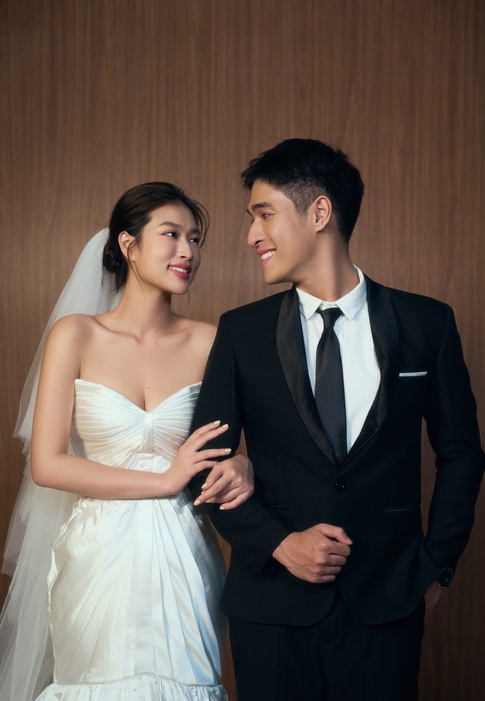 Đoạn clip Hồ Quỳnh Hương quăng giày bỗng viral
- Ảnh 1. Đoạn clip Hồ Quỳnh Hương quăng giày bỗng viral
- Ảnh 1.