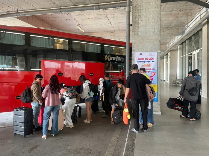 Khách đến Bến xe Miền Đông mới có tăng khi metro số 1 vận hành?- Ảnh 1. Khách đến Bến xe Miền Đông mới có tăng khi metro số 1 vận hành?- Ảnh 1.